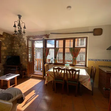 El Invernal De Picos 컨트리하우스 *